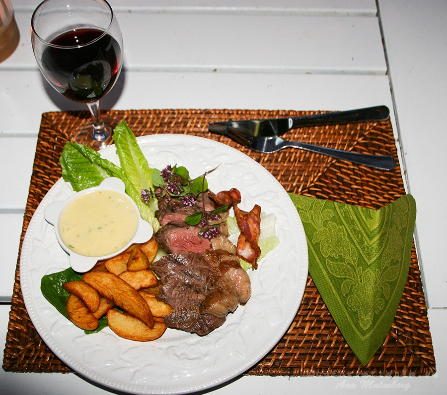 GRILLAD ENTRECOTE MED HEMMASLAGEN BEARNAISE