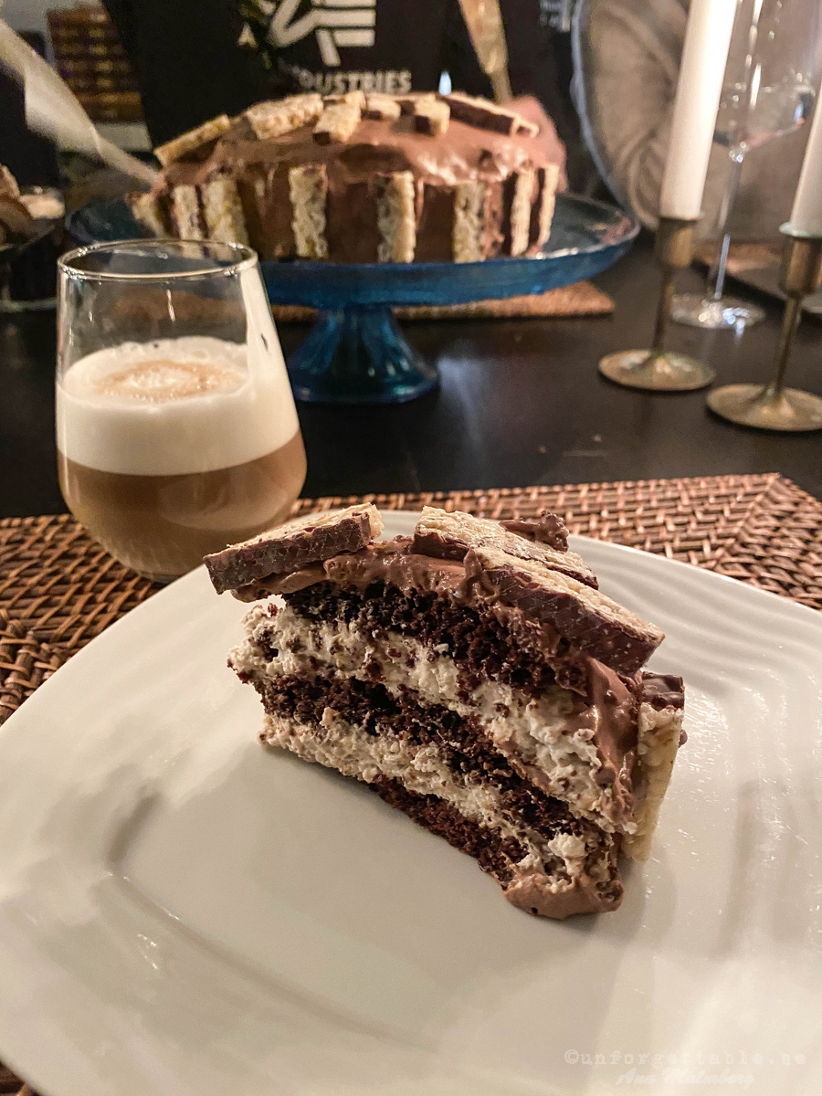 Chokladtårta med bananmousse och chokladmousse