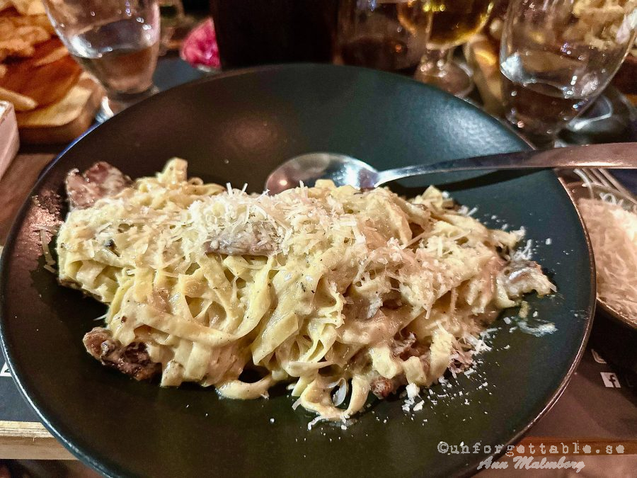 Restaurang Black pepper Kyparissia